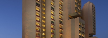 Hotel The Royal Plaza