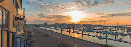 Leonardo Hotel Ijmuiden Seaport Beach