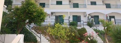 Anthemis Apartments