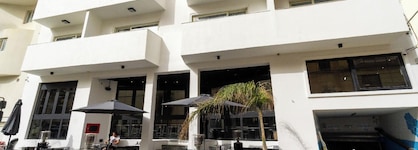 Block Hotel