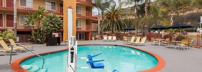 Days Inn By Wyndham Mission Valley Qualcomm Stadium  Sdsu