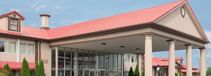 Ramada By Wyndham Bowling Green