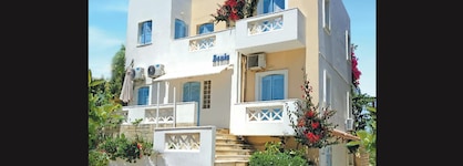 Renia Studios