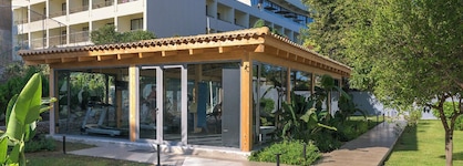 Oceanis Beach Hotel