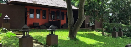 Baannamping Riverside Village