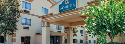 La Quinta Inn & Suites By Wyndham Jackson Airport