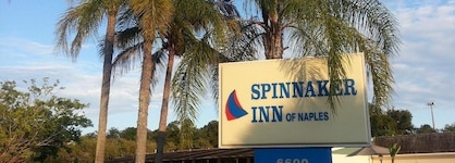Spinnaker Inn Of Naples