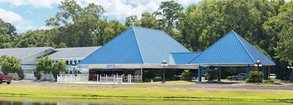 Days Inn By Wyndham Savannah Airport