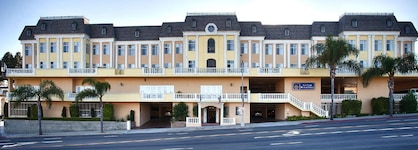 Best Western Plus San Pedro Hotel & Suites