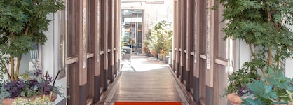 Hotel Bleibtreu Berlin By Golden Tulip