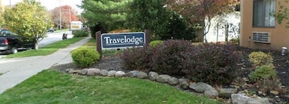 Travelodge By Wyndham Cleveland Lakewood