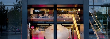 Carbon Hotel - Different Hotels
