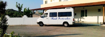Sotirakis Hotel Studios