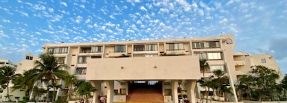Solymar Cancun Beach Resort