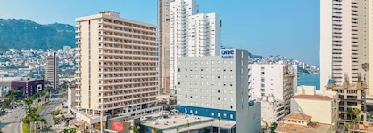 One Acapulco Costera