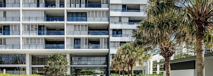 Ultra Broadbeach