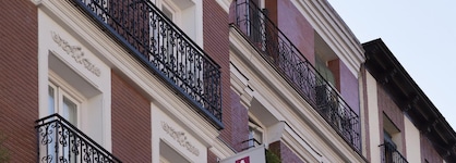 Artrip Hotel