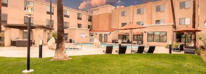 Holiday Inn Express And Suites Carlsbad Beach