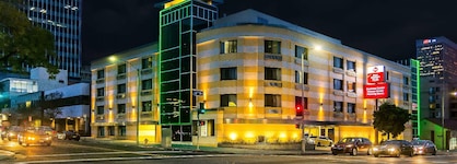 Best Western Plus La Mid-Town Hotel