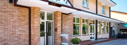 Guesia Village Hotel & Spa