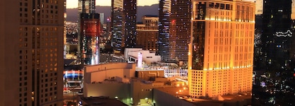Luxury Suites International At The Signature