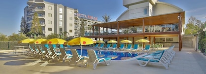 Opia Hotel