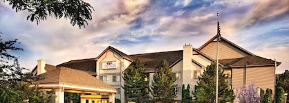 The Lotus Suites At Midlane-Gurnee Waukegan