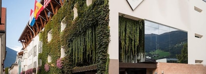Hotel Krone - Eat, Drink, Stay