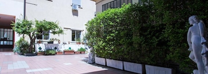Hotel Adriano