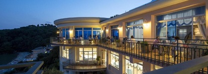 Summit Hotel