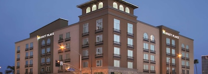 Hyatt Place Riverside Downtown