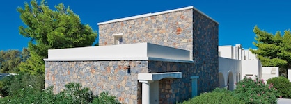 Almyra Resort