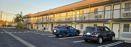 Travelodge By Wyndham Fullerton Near Anaheim
