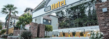 Tilt Hotel Universal Hollywood, Ascend Hotel Collection