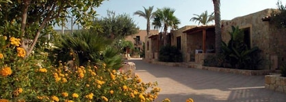 Oasis Hotel Residence & Resort
