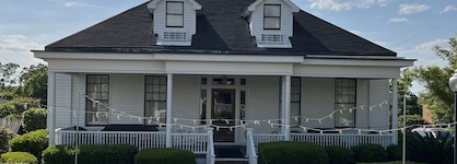 1842 Inn