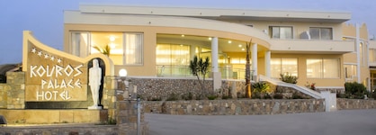 Kouros Palace Hotel