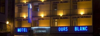 Ours Blanc - Place Victor Hugo