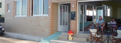 Haris Apartments