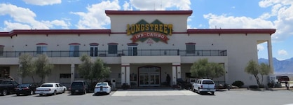 Longstreet Inn & Casino