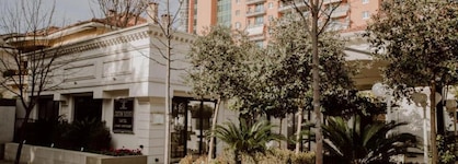 Green House Hotel & Restaurant