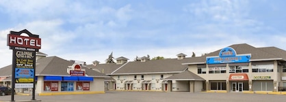Colonial Square Inn & Suites