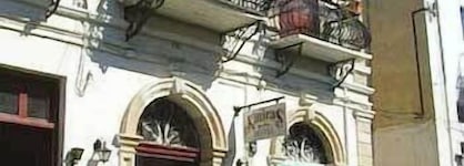 Kiniras Traditional Hotel & Restaurant