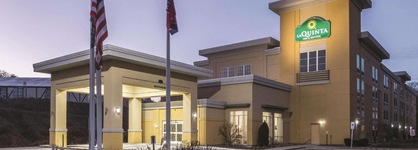 La Quinta Inn & Suites By Wyndham Knoxville Papermill