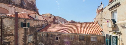 Amoret Apartments