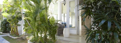 Artemis Villa And Hotel