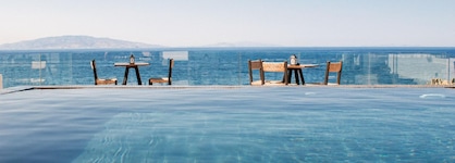 Almyra Oia Suites