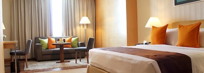 Royale Chulan The Curve