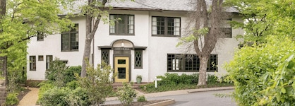 Oakhurst Inn