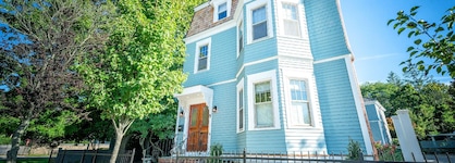 Town & Tide Inn